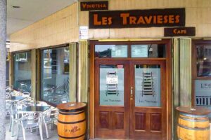 CAFE VINOTECA LES TRAVIESES